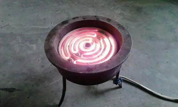 2200W的功率可以满足20平左右的空间