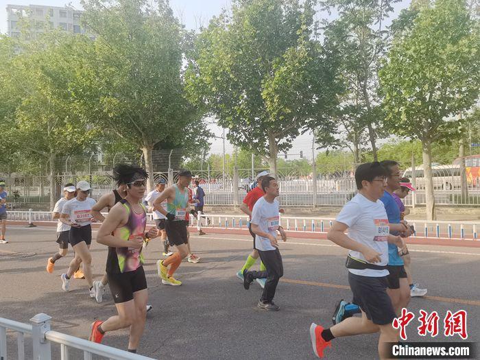 2025国家奥体杯特步10公里精英赛圆满落幕 男女冠