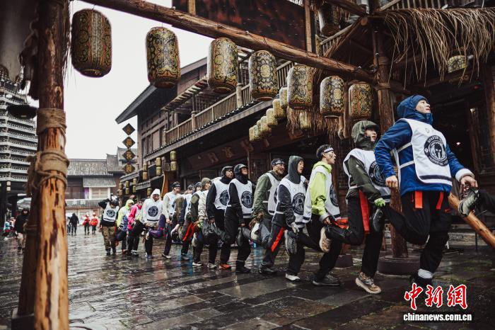 斯巴达勇士24小时飓风赛贵州丹寨开赛 100名勇士