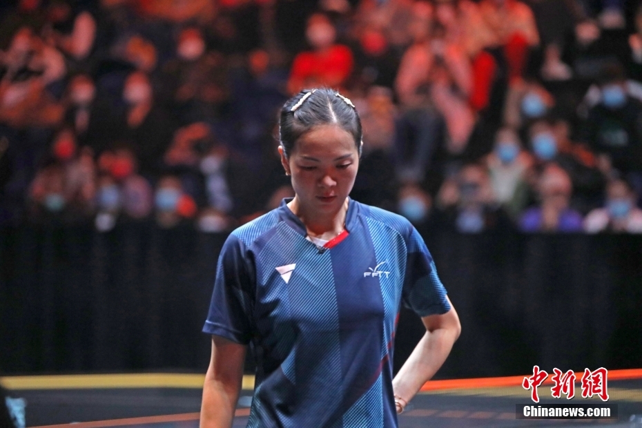 法国华裔球手袁嘉楠河南赛场夺冠 小白球承载乡