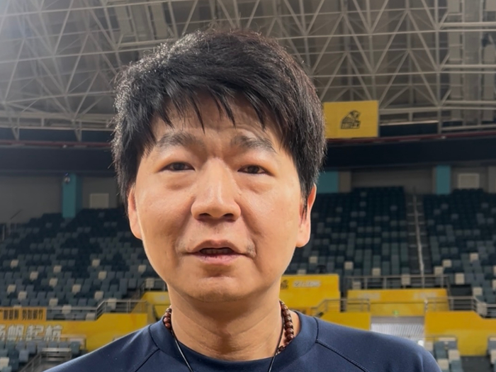 山东男篮迎战广厦伤病困扰下战术调整引关注